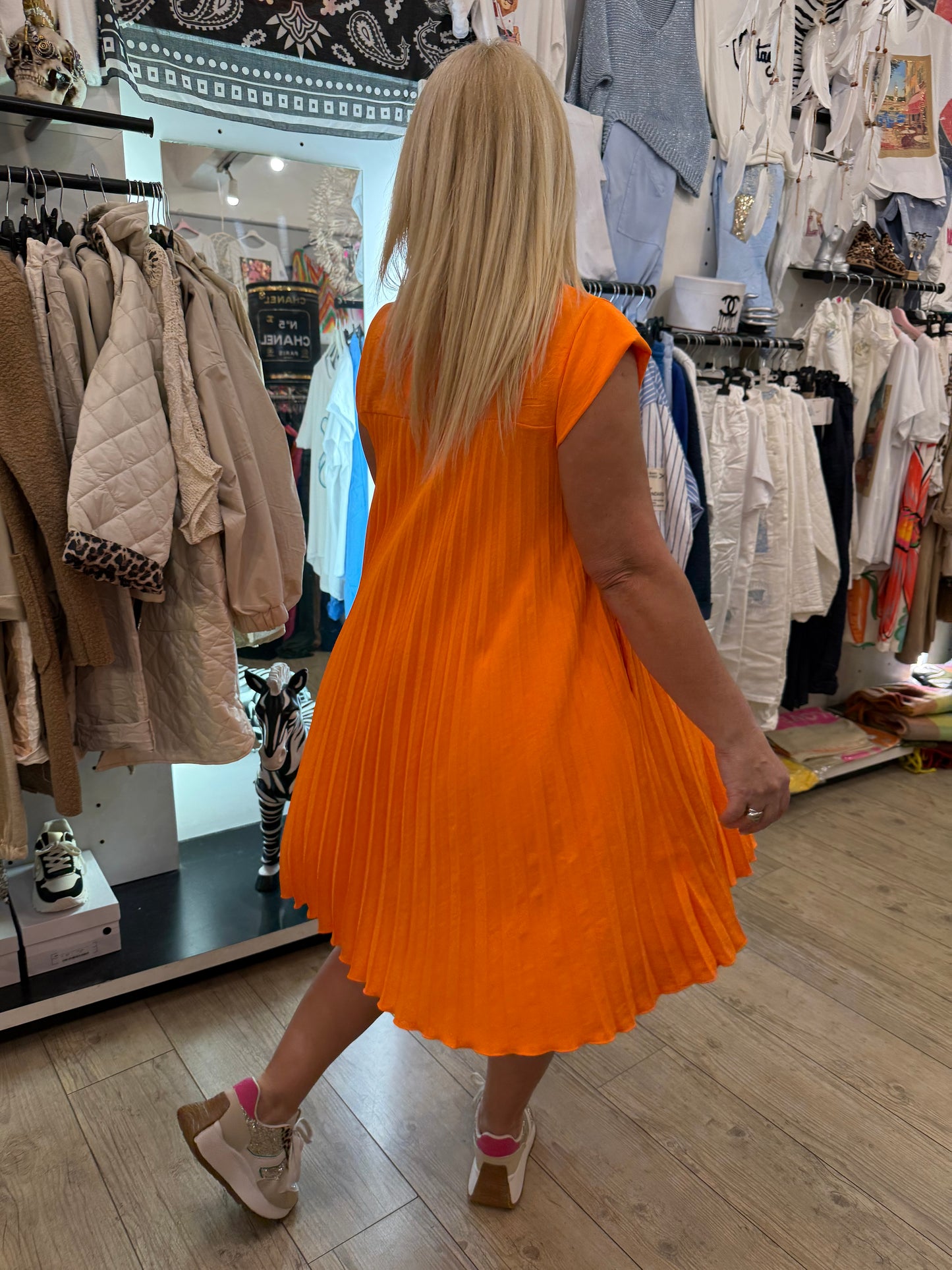 Robe plissée orange