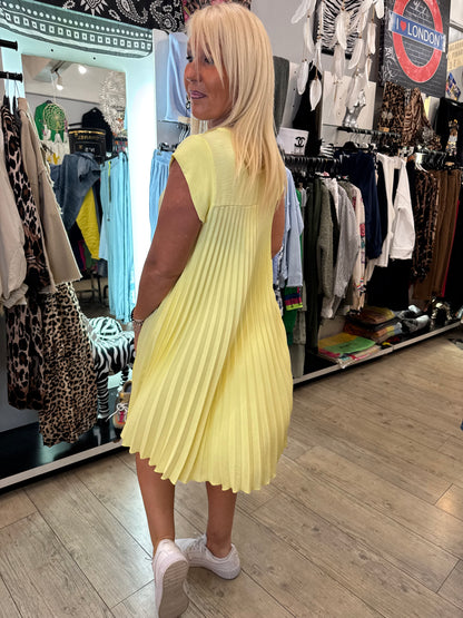 Robe plissée jaune