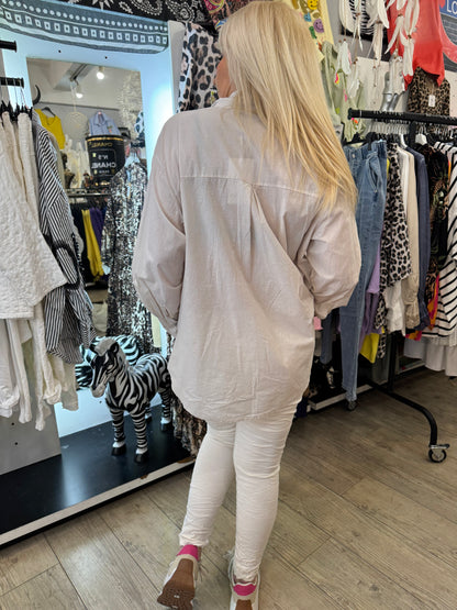 Chemise beige brodée